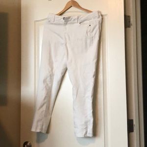 White cropped pants